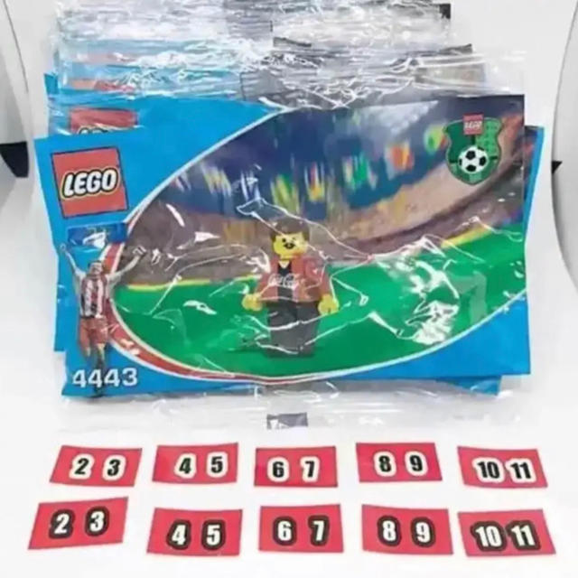 Lego(レゴ)のLEGO サッカー 選手セット 11体 ミニフィグ連番 背番号シール付 キッズ/ベビー/マタニティのおもちゃ(知育玩具)の商品写真