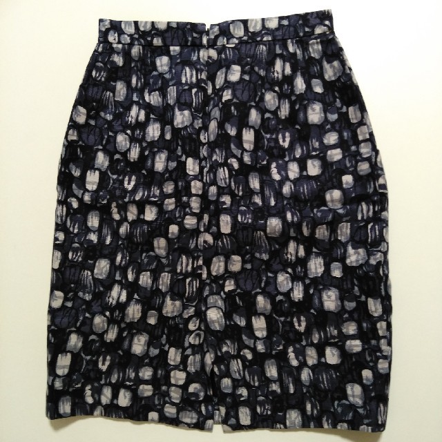 TOMORROWLAND(トゥモローランド)のトゥモローランド　タイトスカート レディースのスカート(ひざ丈スカート)の商品写真