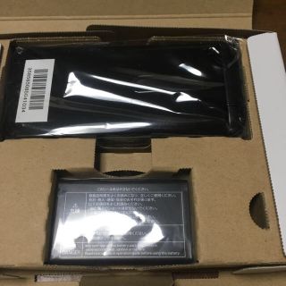 新品  SIMフリーGRATINA  4G  KYF31  グラティーナ4G黒(携帯電話本体)