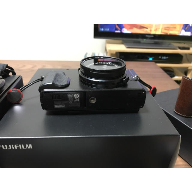 富士フイルム(フジフイルム)のFujifilm x70 Black ワイコン GARIZケース おまけ多数 スマホ/家電/カメラのカメラ(コンパクトデジタルカメラ)の商品写真