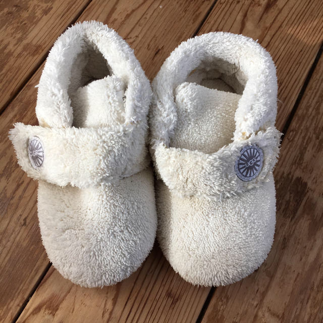 UGG(アグ)の専用 キッズ/ベビー/マタニティのベビー靴/シューズ(~14cm)(その他)の商品写真