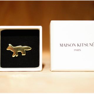 メゾンキツネ(MAISON KITSUNE')のみやま様専用(ブローチ/コサージュ)