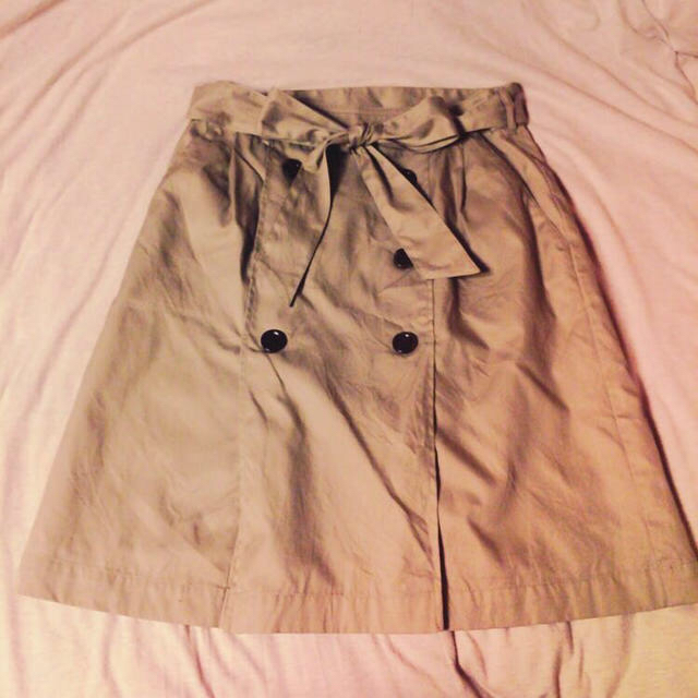 HONEYS(ハニーズ)の☆har様トレンチスカート,ネックレス☆ レディースのスカート(ひざ丈スカート)の商品写真