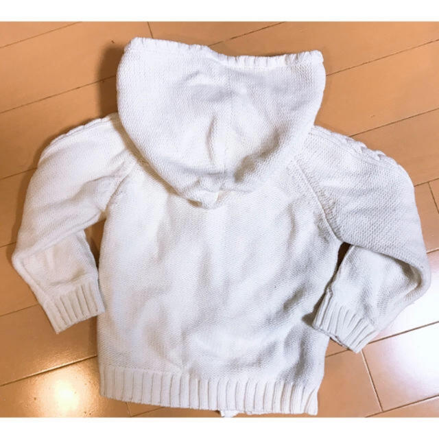 babyGAP(ベビーギャップ)のbaby GAP 90㎝ ホワイト ニットパーカー キッズ/ベビー/マタニティのキッズ服女の子用(90cm~)(ニット)の商品写真