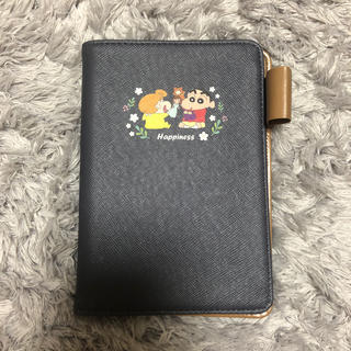【美品】パスポートケース クレヨンしんちゃん(旅行用品)