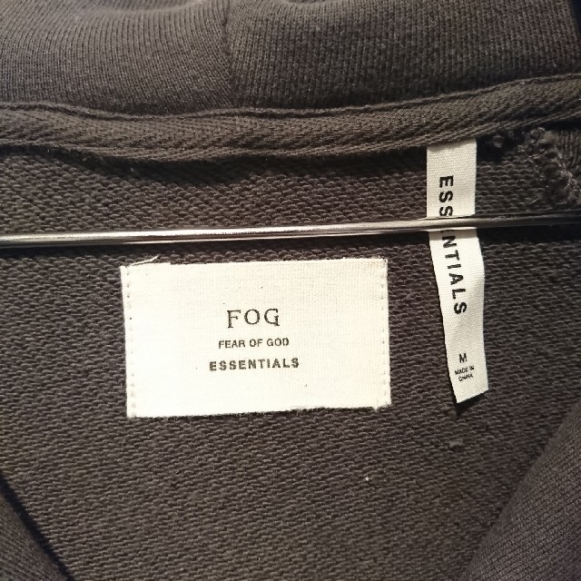 FEAR OF GOD(フィアオブゴッド)のfog essentials half zip hoodie M パーカー メンズのトップス(パーカー)の商品写真