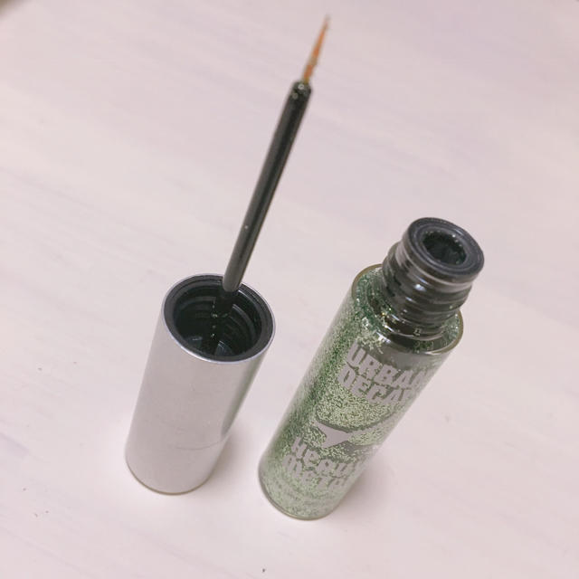 Urban Decay(アーバンディケイ)のグリッターライナー ムレット コスメ/美容のベースメイク/化粧品(アイライナー)の商品写真