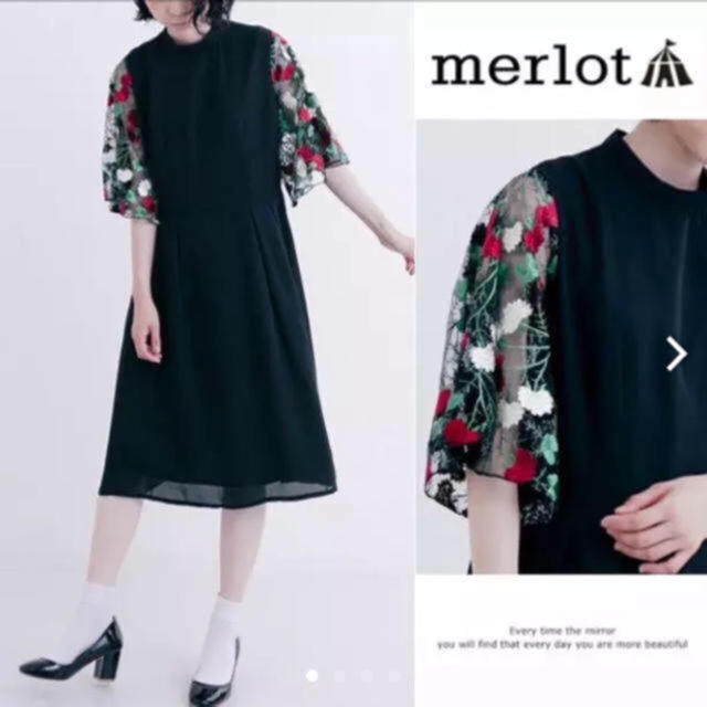 merlot(メルロー)の新品未使用💕メルロー ✨ 花刺繍レース スリーブ ワンピース  レディースのワンピース(ひざ丈ワンピース)の商品写真