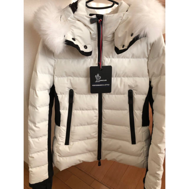 MONCLER - MONCLER 新作 ♡新品未使用♡の通販 by ゆう's shop｜モンクレールならラクマ