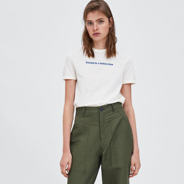 ZARA(ザラ)の新品！ZARA ロゴt ホワイト 白 ブルー レディースのトップス(Tシャツ(半袖/袖なし))の商品写真