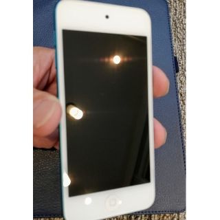 アイポッドタッチ(iPod touch)のiPod touch 32GB【第５世代】本体のみ+iPhoneSEクリアケース(ポータブルプレーヤー)