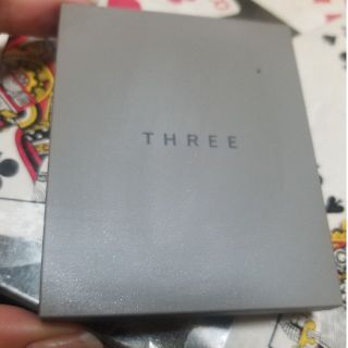 スリー(THREE)のTHREE  ハイライト(フェイスカラー)