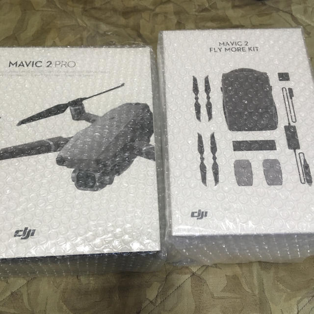 mavic 2 pro fly more kit 新品未開封品 DJI エンタメ/ホビーのおもちゃ/ぬいぐるみ(ホビーラジコン)の商品写真
