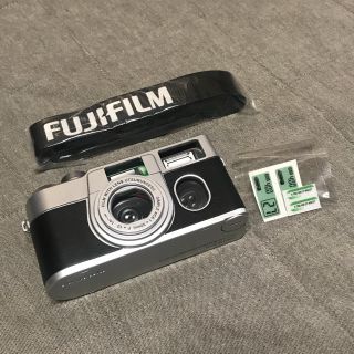 フジフイルム(富士フイルム)の【送料込み/新品未使用】写ルンですプレミアムキットⅡ 専用カバー＆ストラップ(フィルムカメラ)