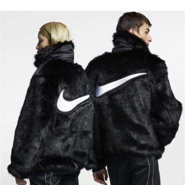 AMBUSH(アンブッシュ)の黒S NIKE×AMBUSH リバーシブル フェイクファーコート レディースのジャケット/アウター(毛皮/ファーコート)の商品写真