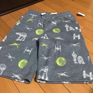 ギャップ(GAP)のGAP 裏起毛ショートパンツ STARWARS柄(パンツ/スパッツ)