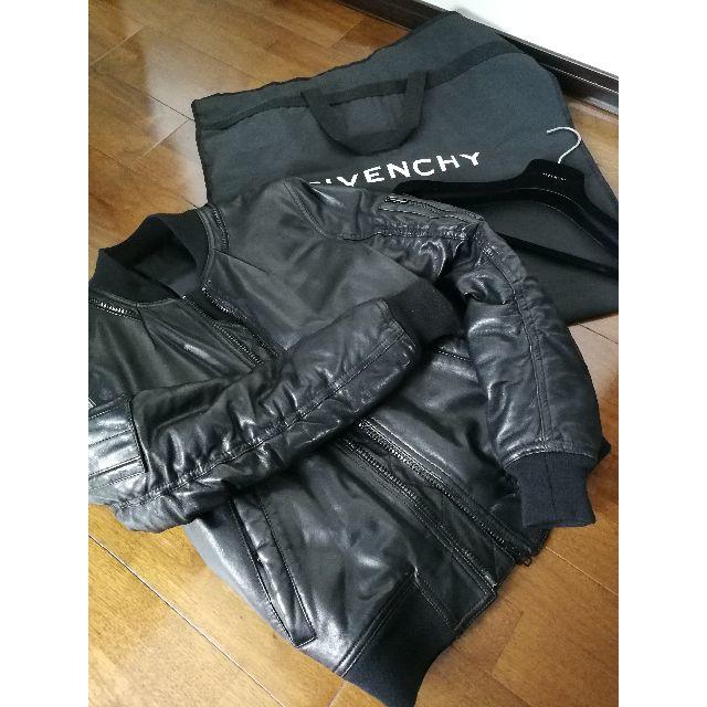 GIVENCHY(ジバンシィ)の定価約３０万　ジバンシーのラムレザーボンバージャケット　中綿入り メンズのジャケット/アウター(レザージャケット)の商品写真