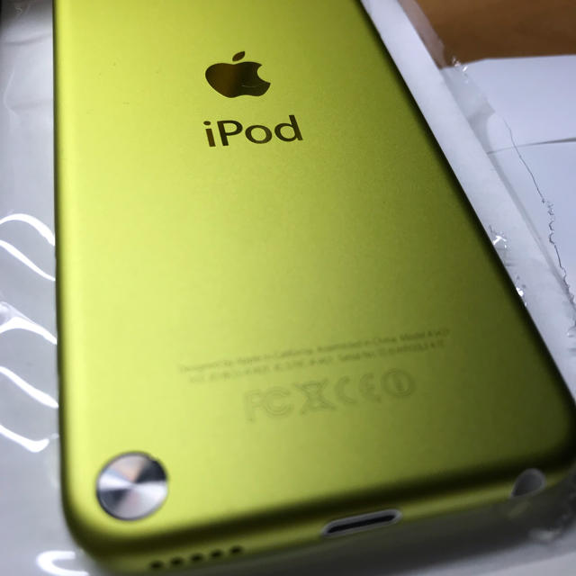 iPod touch(アイポッドタッチ)のまっつん様専用 美品 iPod touch 64GB 第5世代 イエロー スマホ/家電/カメラのオーディオ機器(ポータブルプレーヤー)の商品写真