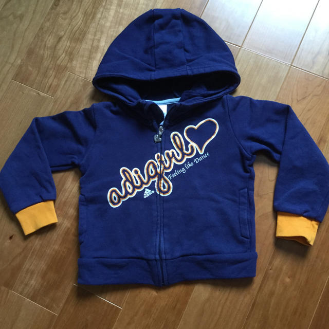 adidas(アディダス)のアディダスパーカー110 キッズ/ベビー/マタニティのキッズ服女の子用(90cm~)(ジャケット/上着)の商品写真