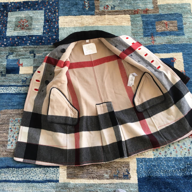 BURBERRY(バーバリー)のbaaba様専用 ナポレオンコート ブラック 140 金ボタン キッズ/ベビー/マタニティのキッズ服女の子用(90cm~)(コート)の商品写真