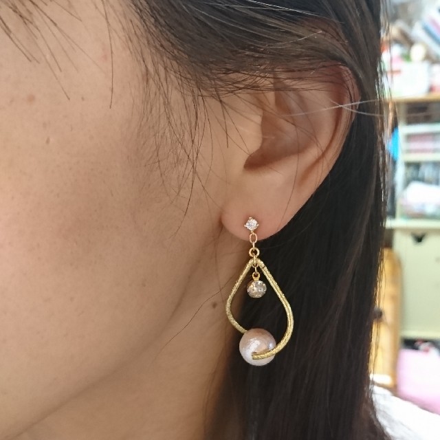 シェイプしずく×コットンパールのポストピアス(イヤリングなどに変更可) 3