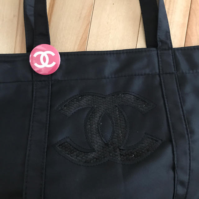 CHANEL ノベルティー トートバッグ 缶バッチ付き！