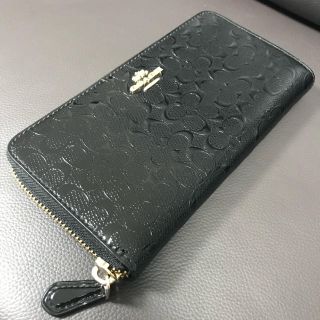 コーチ(COACH)の【未使用】本物 パテントレザー・ラウンドジップ長財布 コーチ(長財布)