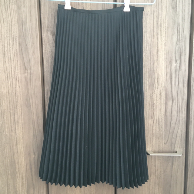 COMME CA ISM(コムサイズム)のコムサイズム  COMME CA ISM ブラック プリーツ スカート レディースのスカート(ひざ丈スカート)の商品写真