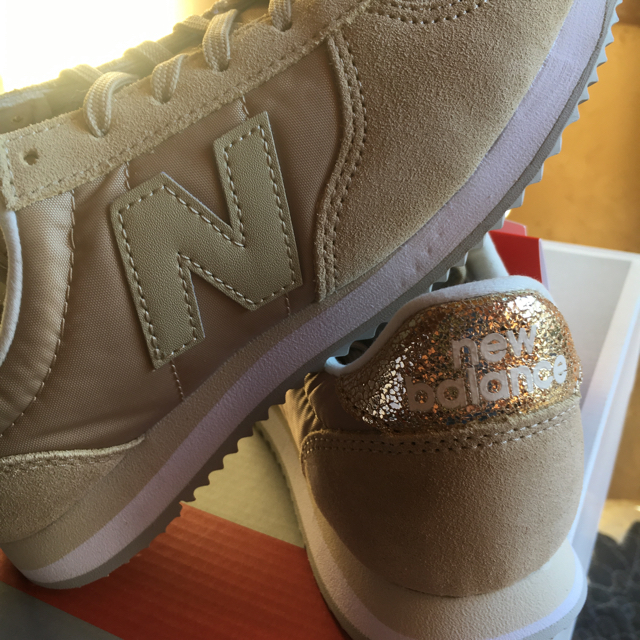 New Balance(ニューバランス)の激レア★23cm★Goldｘベージュ★ニューバランス WL220 SG レディースの靴/シューズ(スニーカー)の商品写真
