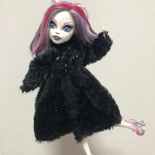 バービー(Barbie)のバービー用コート ラメブラック 黒 ドレス ジェニーちゃん モンスターハイ(キャラクターグッズ)