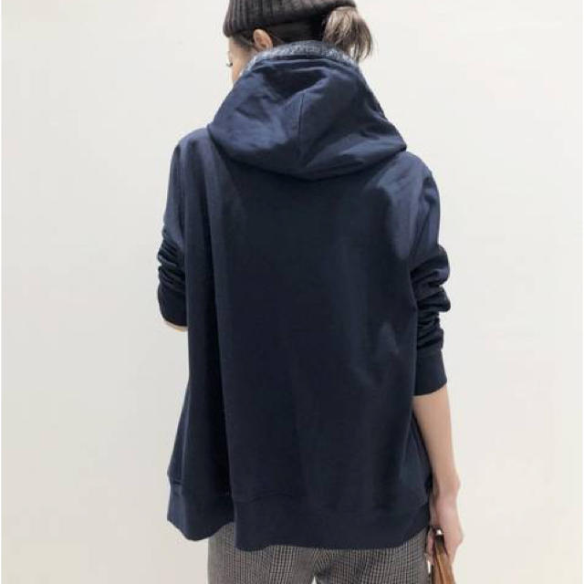 L'Appartement DEUXIEME CLASSE(アパルトモンドゥーズィエムクラス)のアパルトモン AMERICANA Line Hooded Parker ネイビー レディースのトップス(パーカー)の商品写真