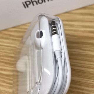 アイフォーン(iPhone)の●専用●  イヤホン、ケーブル2本、バッテリー 3点セット(その他)