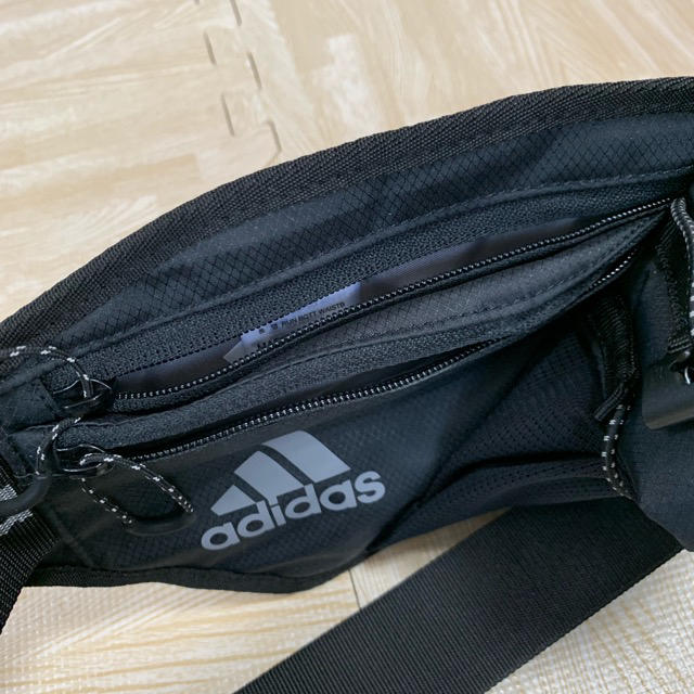 adidas(アディダス)の値下げ☆ アディダス  ウエストポーチ 未使用 ランニングポーチ レディースのバッグ(ボディバッグ/ウエストポーチ)の商品写真