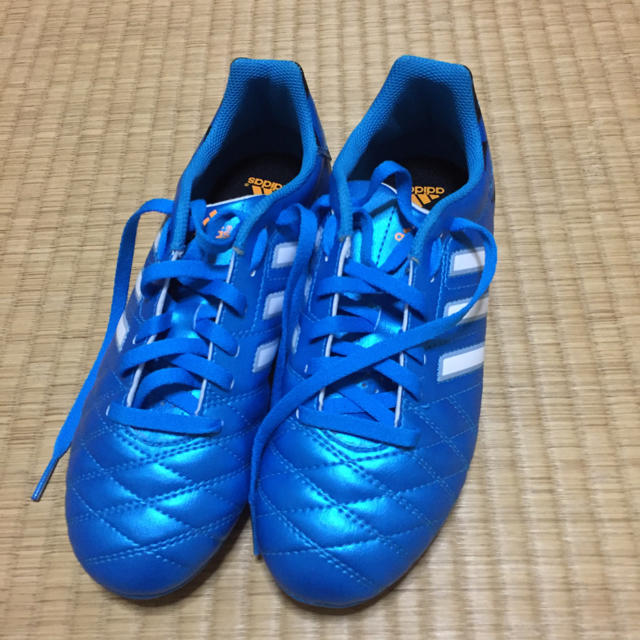 adidas(アディダス)のサッカースパイク キッズ/ベビー/マタニティのキッズ靴/シューズ(15cm~)(その他)の商品写真