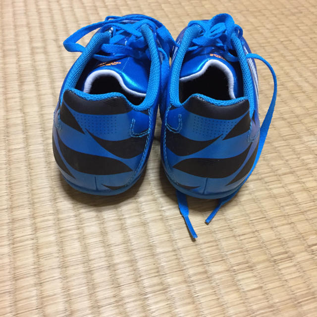 adidas(アディダス)のサッカースパイク キッズ/ベビー/マタニティのキッズ靴/シューズ(15cm~)(その他)の商品写真