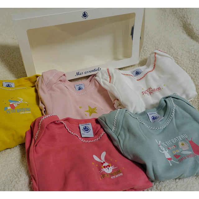 PETIT BATEAU(プチバトー)のプチバトー新品3歳❣️女の子長袖ロンパース❣️ キッズ/ベビー/マタニティのベビー服(~85cm)(ロンパース)の商品写真