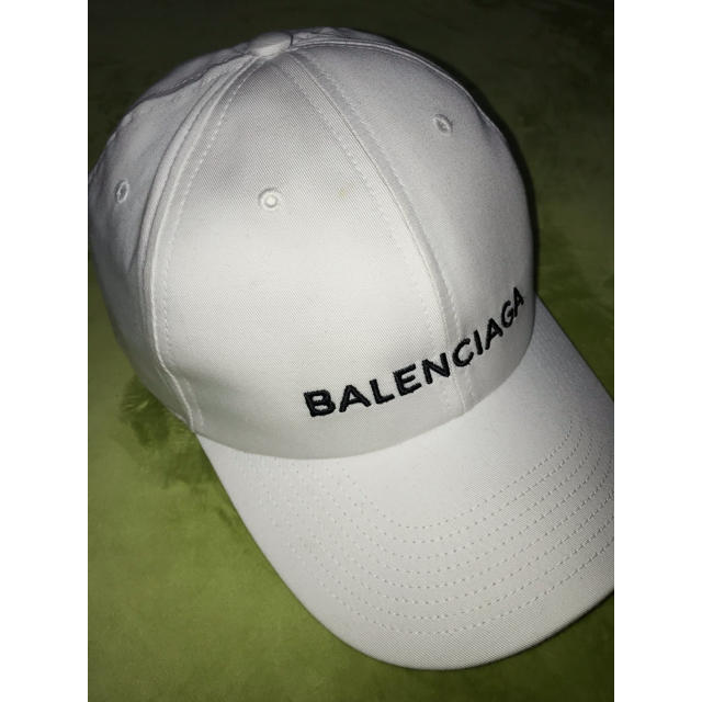 Balenciaga(バレンシアガ)の【正規品】BALENCIAGA ホワイトキャップ メンズの帽子(キャップ)の商品写真