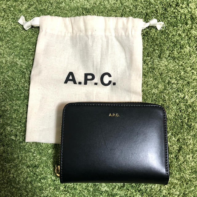 感謝の声続々! A.P.C - 黒色 二つ折り財布 A.P.C 財布 - www
