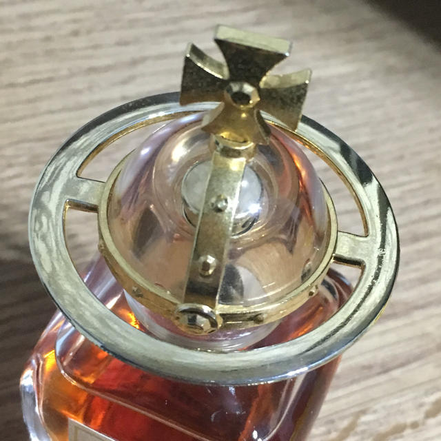 Vivienne Westwood(ヴィヴィアンウエストウッド)のヴィヴィアン ウエストウッド ブドワール  30ml 香水 コスメ/美容の香水(香水(女性用))の商品写真