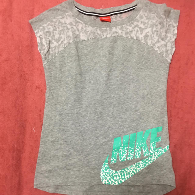 NIKE(ナイキ)のNIKE ノースリーブTシャツ 150㎝ お値下げしました キッズ/ベビー/マタニティのキッズ服女の子用(90cm~)(Tシャツ/カットソー)の商品写真