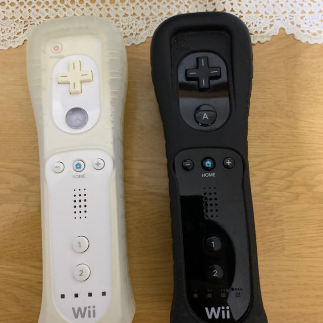Wii(ウィー)のwiiリモコン エンタメ/ホビーのゲームソフト/ゲーム機本体(家庭用ゲーム機本体)の商品写真