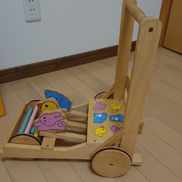 手押し車   木製  カタカタ キッズ/ベビー/マタニティのおもちゃ(手押し車/カタカタ)の商品写真