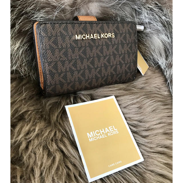 新品☆MICHAEL KORS ブラウン シグネチャー レザー 折り財布