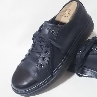 ドクターマーチン(Dr.Martens)の
海外限定!ドクターマーチン高級ストレートチップスニーカー希少モデル！黒


(スニーカー)