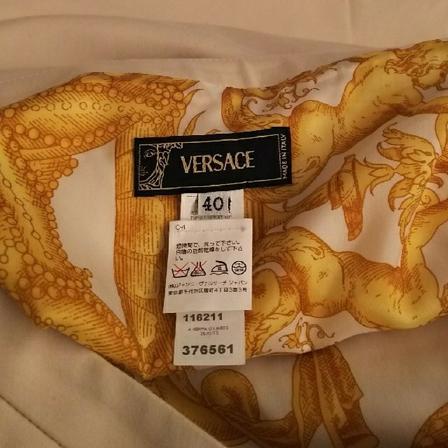 VERSACE(ヴェルサーチ)のVERSACE☆タイトスカート レディースのスカート(ひざ丈スカート)の商品写真