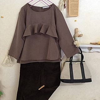 イッカ(ikka)のあーちゃん様専用☆ ikka フリルが可愛い スエード ブラウスプルオーバー  (シャツ/ブラウス(長袖/七分))