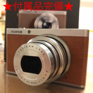 フジフイルム(富士フイルム)の【付属品完備】FUJIFILM XF1(コンパクトデジタルカメラ)