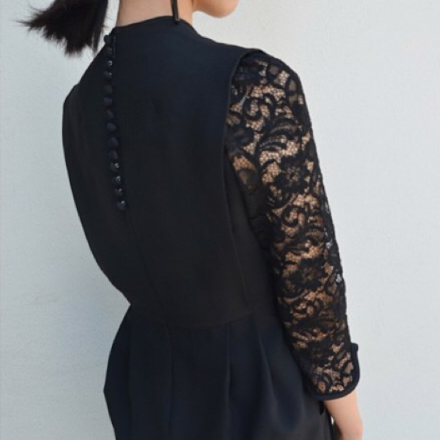 mame(マメ)の★値下げ mame lace sleeves I-Line dress navy レディースのワンピース(ひざ丈ワンピース)の商品写真