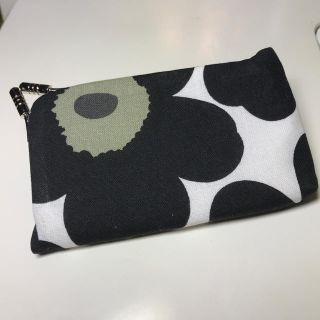 マリメッコ(marimekko)の値下げ1100→950 がま口 マリメッコ柄 カード&音楽プレーヤー入れ(その他)