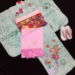新品 正絹 総絞り 7歳 ペパーミントグリーン 金駒刺繍 手毬 桜刺繍(和服/着物)